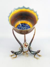 Gecko Bowl w/Stand by Robert Mickelsen